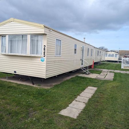 3 Bedroom Caravan, Sleeps 8 Lyons Lido Beach Prestatyn Ngoại thất bức ảnh