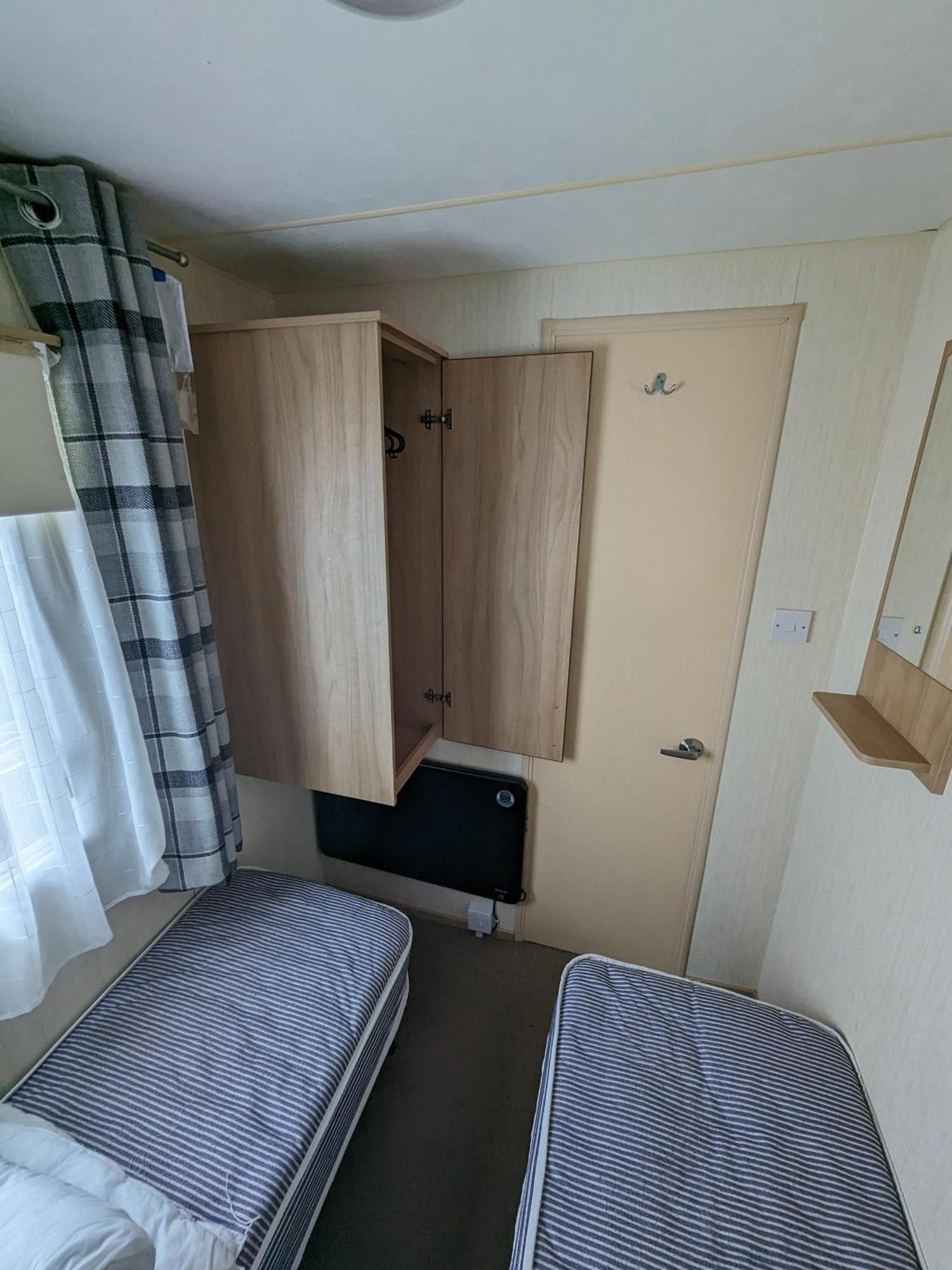 3 Bedroom Caravan, Sleeps 8 Lyons Lido Beach Prestatyn Ngoại thất bức ảnh