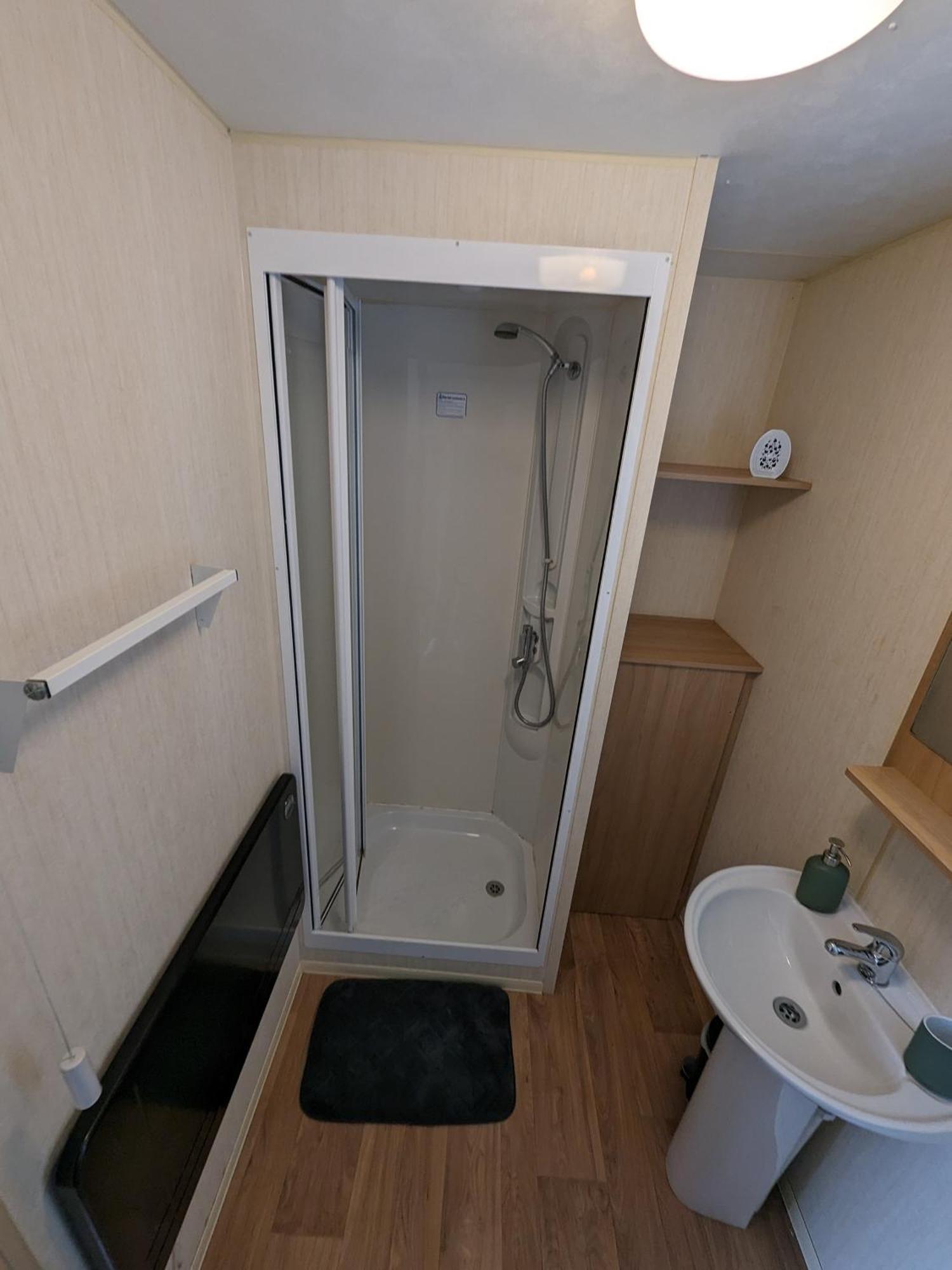 3 Bedroom Caravan, Sleeps 8 Lyons Lido Beach Prestatyn Ngoại thất bức ảnh