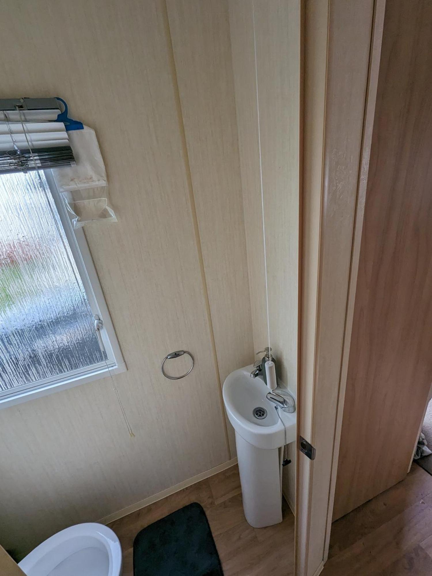 3 Bedroom Caravan, Sleeps 8 Lyons Lido Beach Prestatyn Ngoại thất bức ảnh